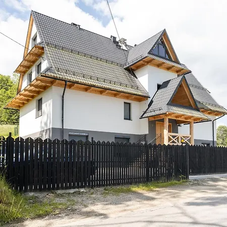 Lägenhet Hrube Parter Z Tarasem I Kominkiem