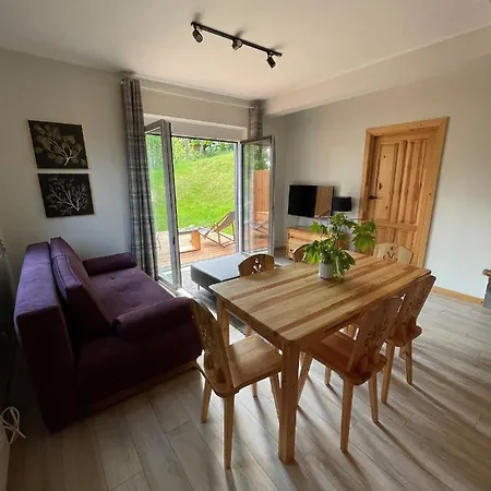 Hrube Parter Z Tarasem I Kominkiem